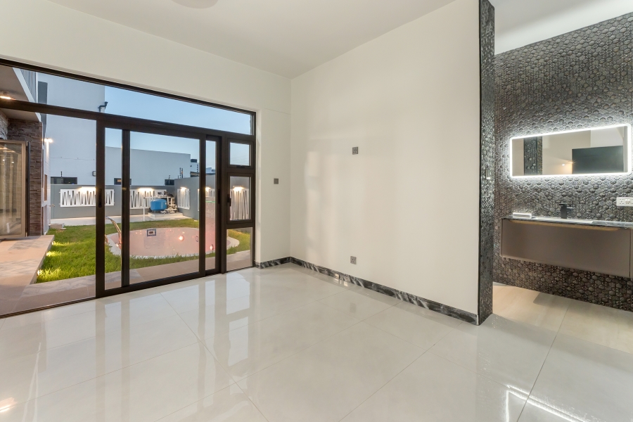 6 Bedroom Property for Sale in Sandown Western Cape
